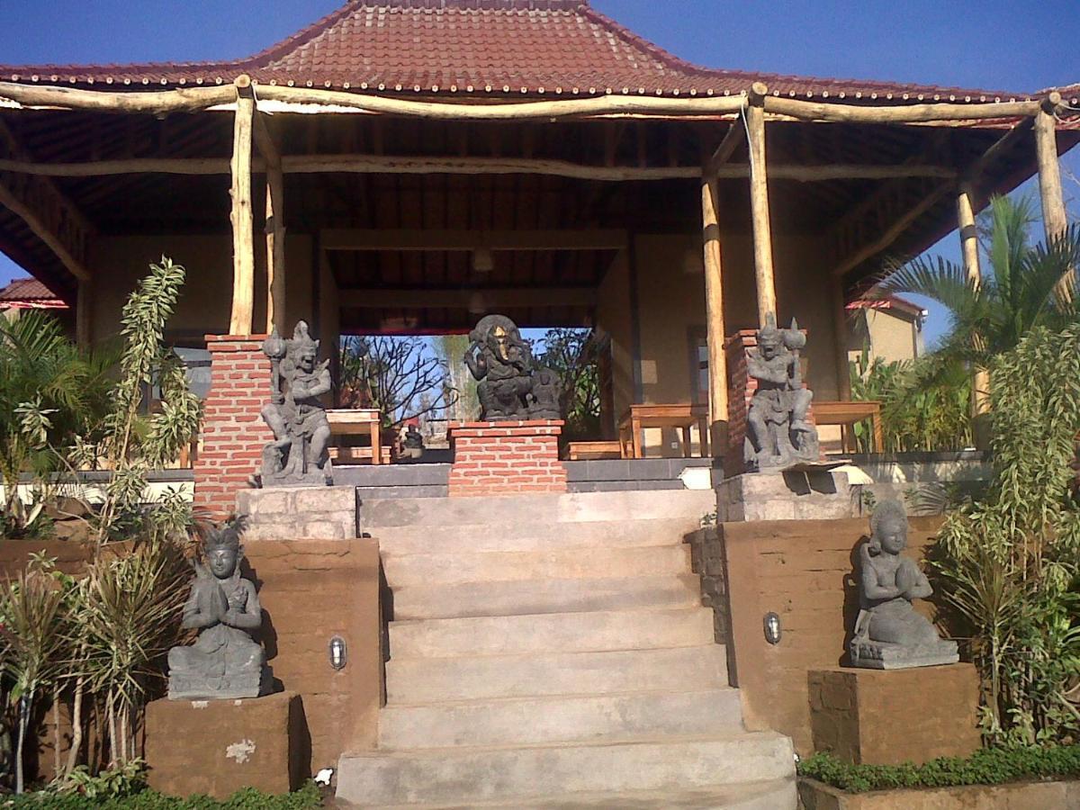 Eliska Sari Bungalows Sumberkima Пемутеран Экстерьер фото