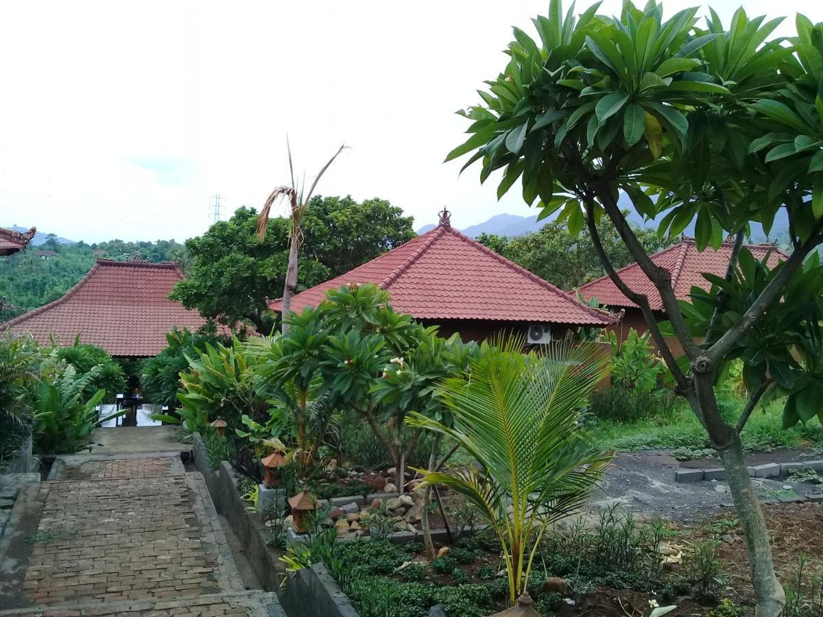Eliska Sari Bungalows Sumberkima Пемутеран Экстерьер фото