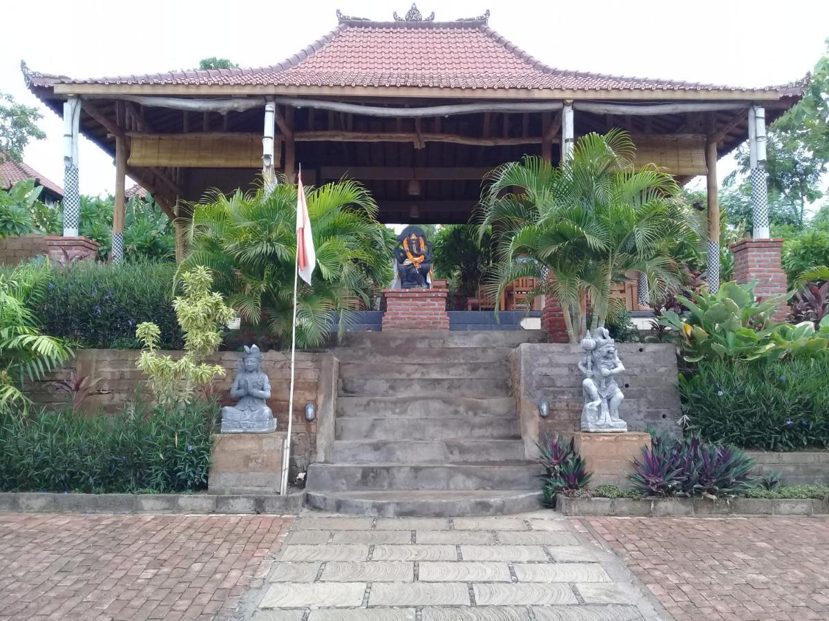 Eliska Sari Bungalows Sumberkima Пемутеран Экстерьер фото