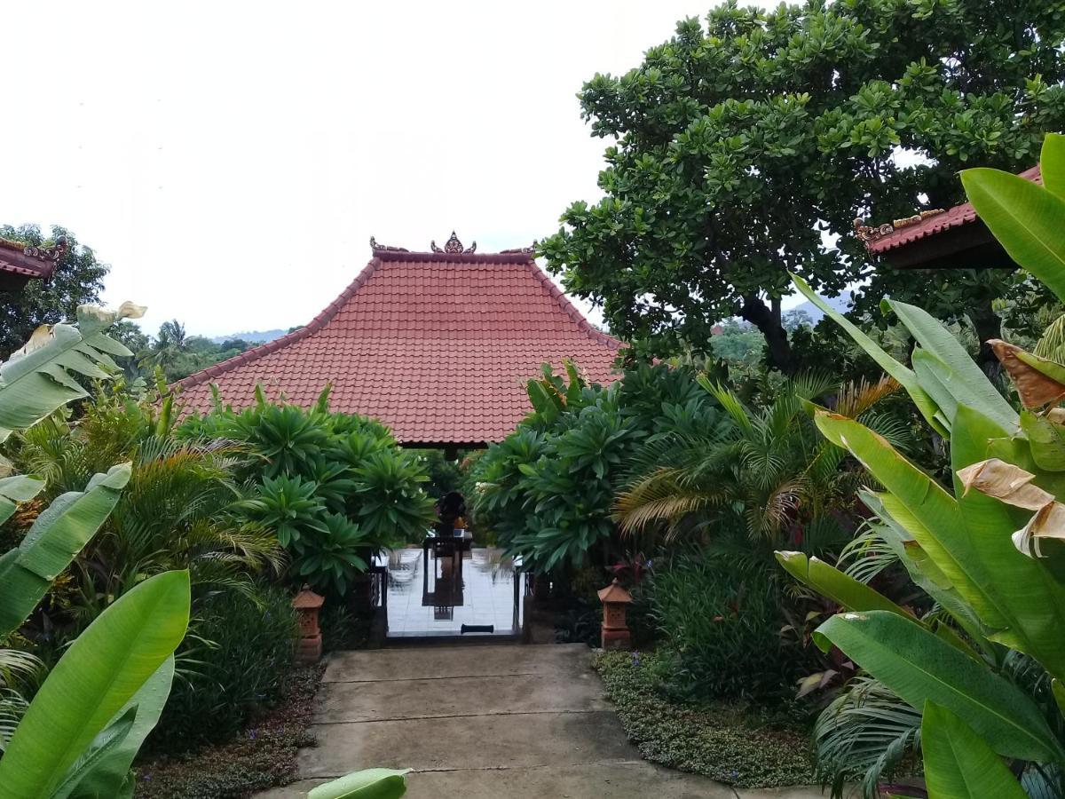 Eliska Sari Bungalows Sumberkima Пемутеран Экстерьер фото